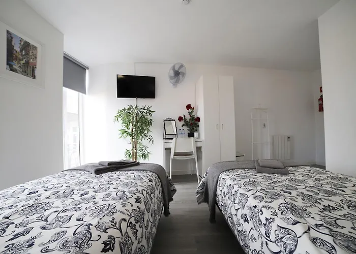 ゲストハウス Triunfo 3*